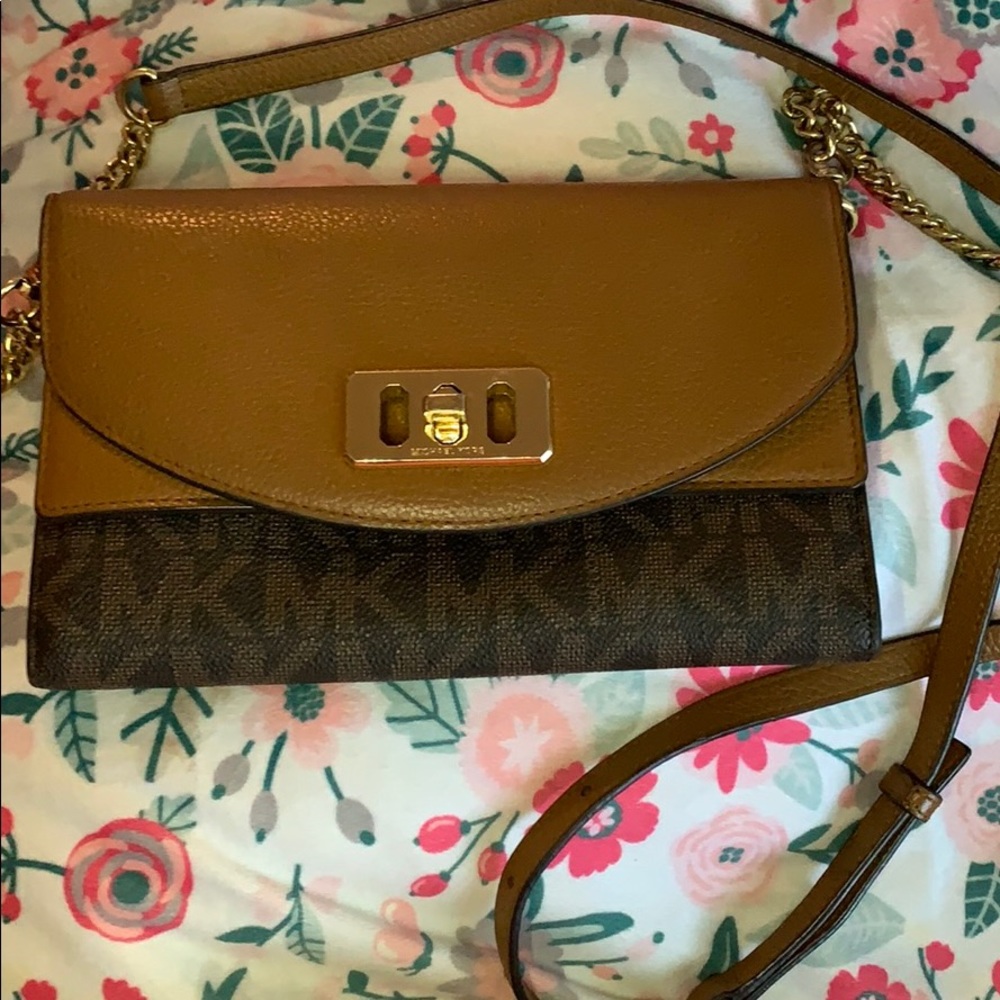 Michael Kors Crossbody/Clutch
